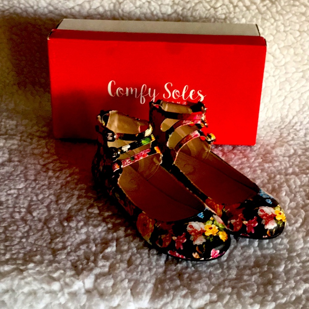 Ladies floral flats